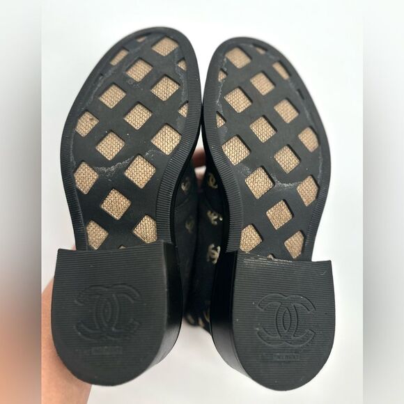 Chanel CC Logo Canvas Shearling Lace Up Combat Boots Black & Gold EU 39 US 8.5-8 - Picture 13 of 15